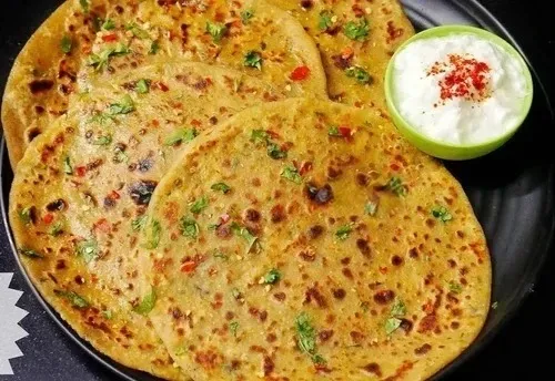 Lahori Garlic Chilli Paratha