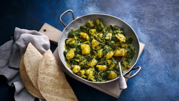 Lahori Saag Aloo