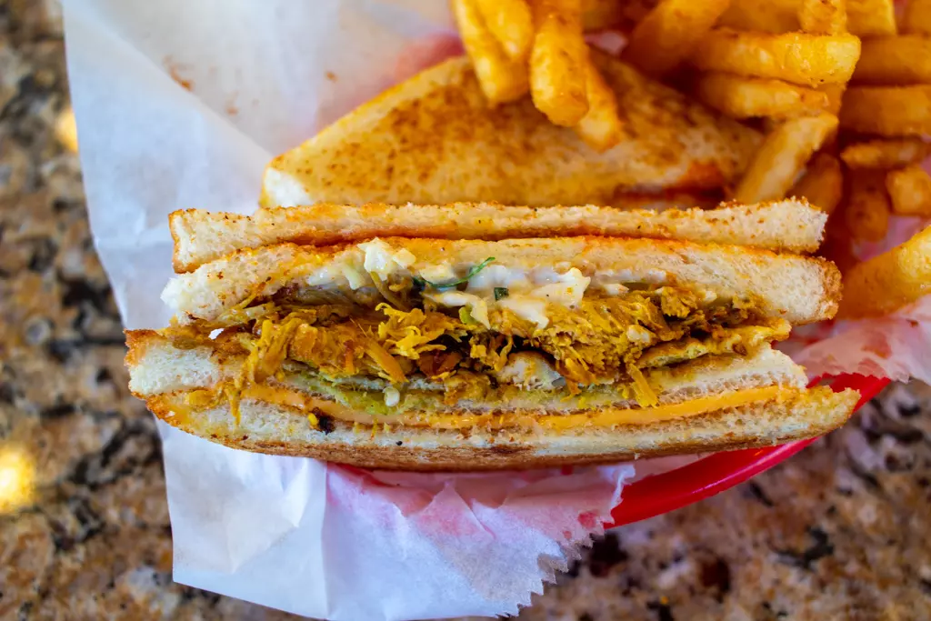 Lahori Chicken and Veggie Sandwich