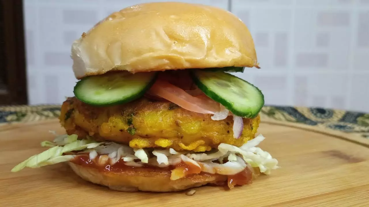 Lahori Aloo Tikki Burger