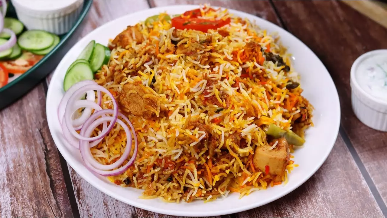 Lahori Boned Chicken Biryani Extra Large